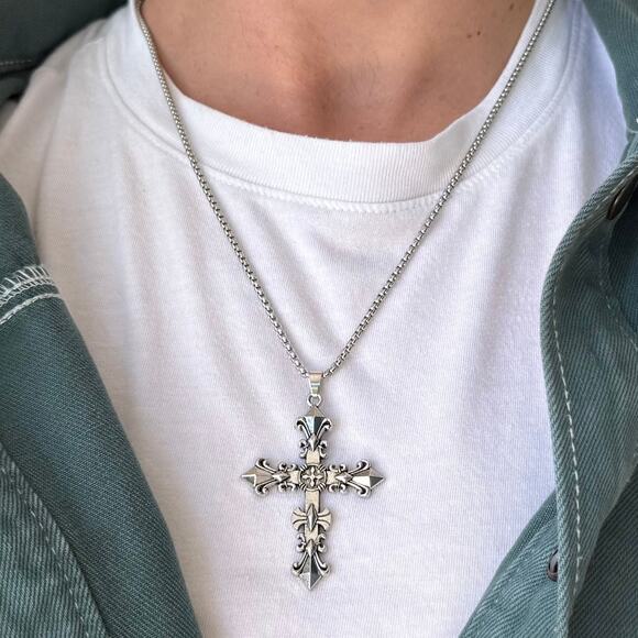 Silver Tone Cross Pendant Necklace Unisex Lobster Clasp Chain New - Picture 5 of 5